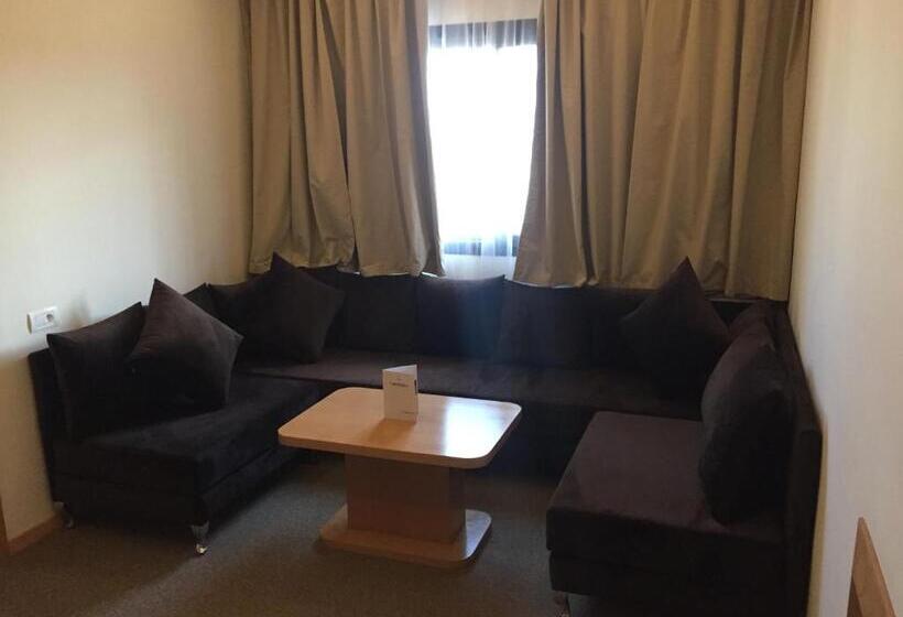 سوییت, Annakhil