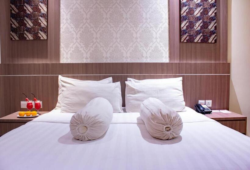 חדר סופריור, Nevada Ketapang