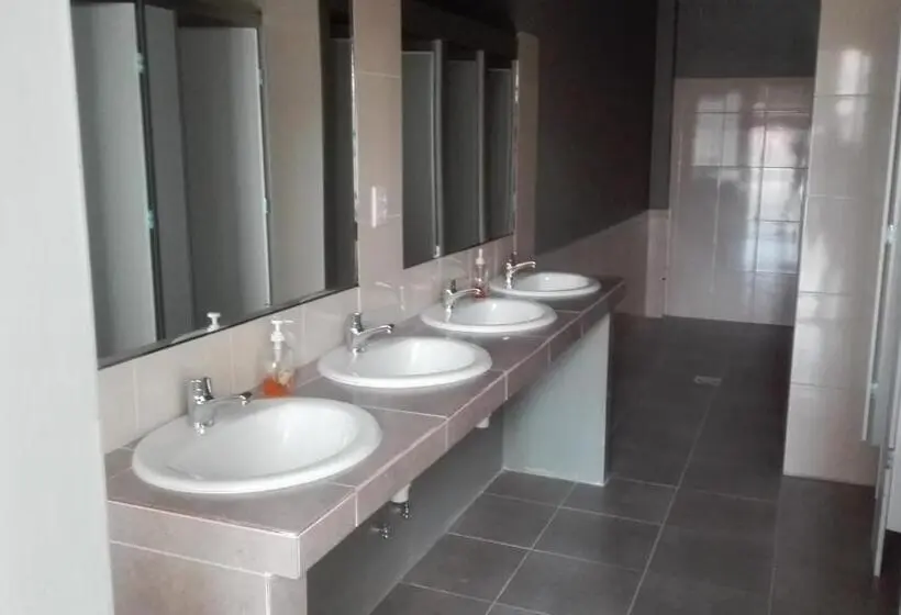 اتاق استاندارد با سرویس بهداشتی مشترک, Piedra Blanca Backpackers Hostel
