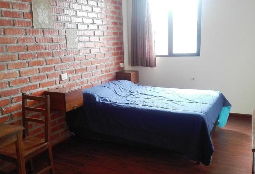اتاق استاندارد با سرویس بهداشتی مشترک, Piedra Blanca Backpackers Hostel