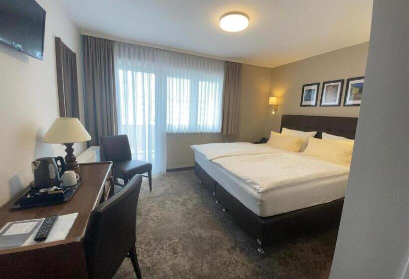 带大床的标准间, Regina