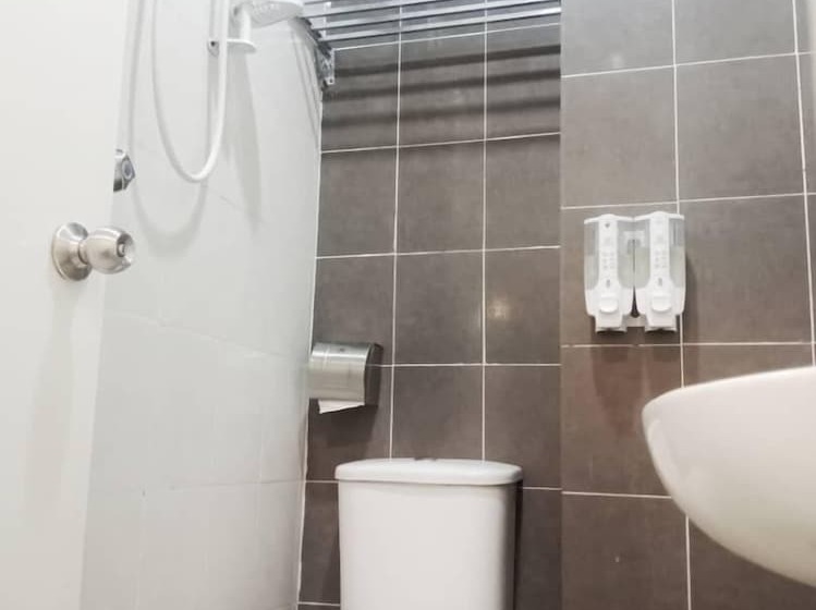 Номер Deluxe, Merilton