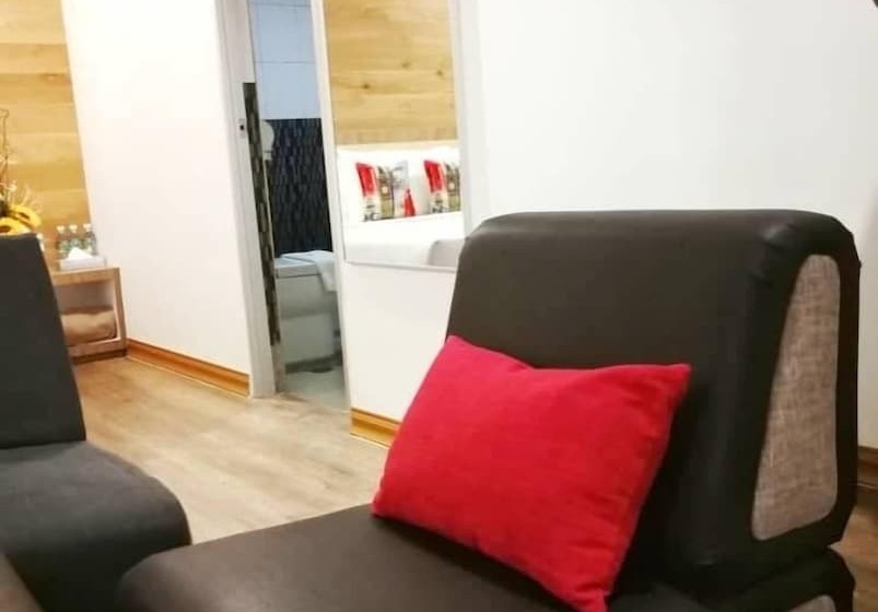 Family Suite, Merilton