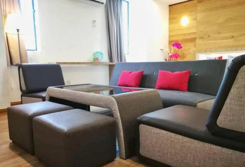 Family Suite, Merilton