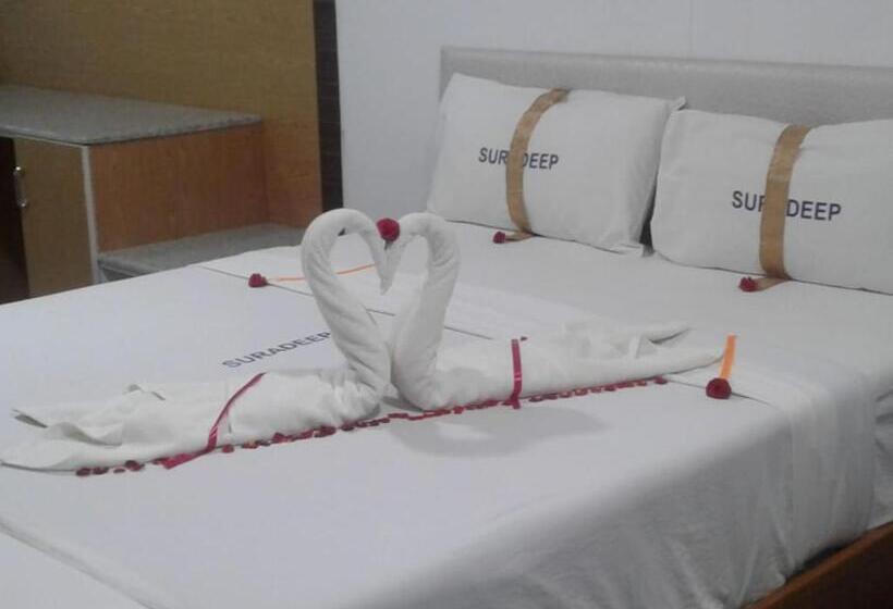 Номер Deluxe, Suradeep Residency