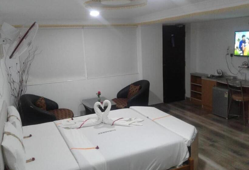 Номер Deluxe, Suradeep Residency