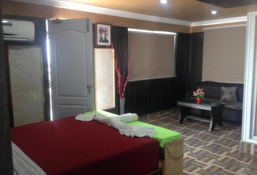 Номер Deluxe, Suradeep Residency