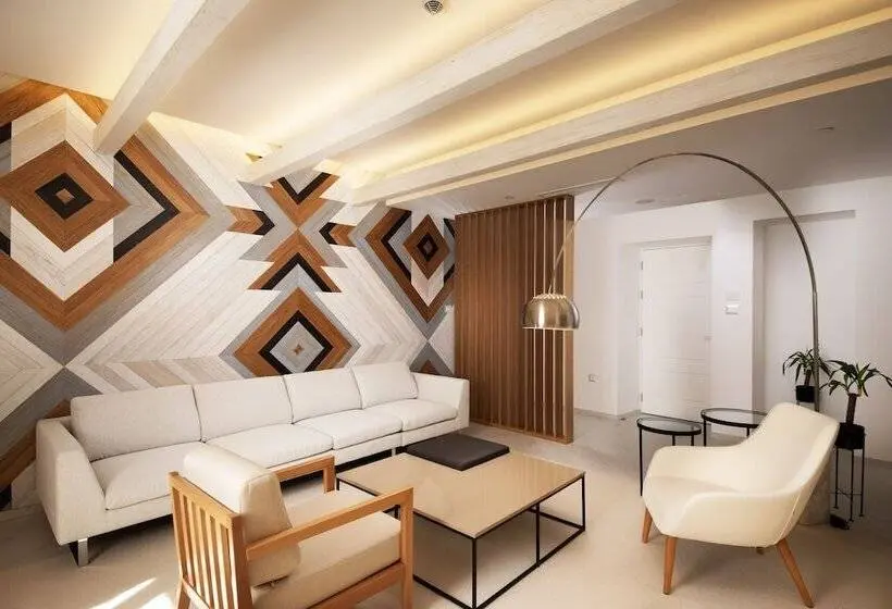 سوئیت با تخت بزرگ, Lazure Hotel & Marina