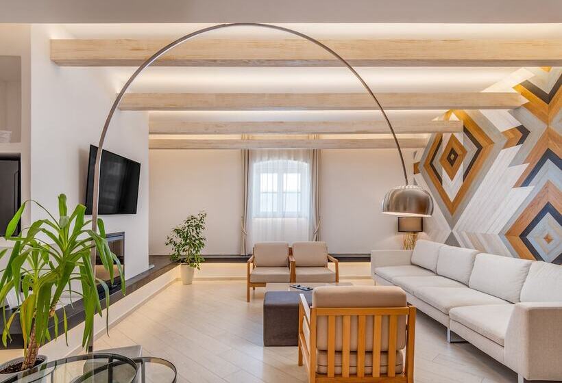 سوئیت با تخت بزرگ, Lazure Hotel & Marina