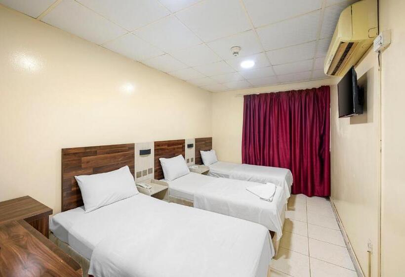 标准三人间, Naif Palace