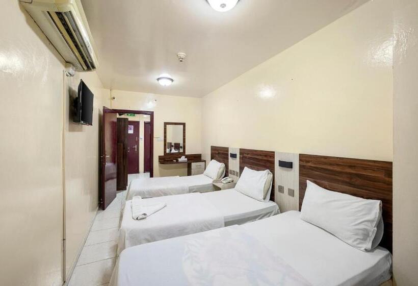 四人标准间, Naif Palace