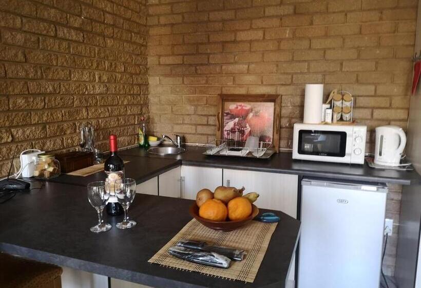 标准工作室带泳池景, 800 At Merton