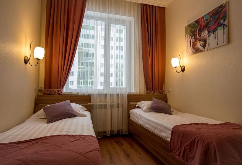 اتاق استاندارد, Maxx Inn