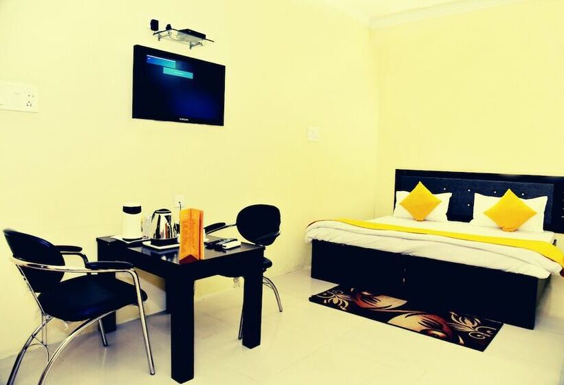 חדר דלוקס, Nexus L Hotels In Charbagh Lucknow