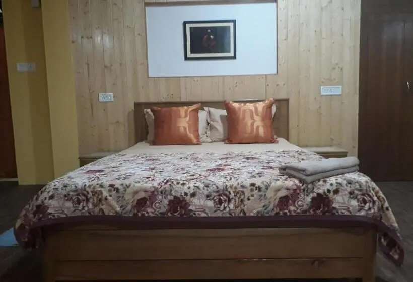 デラックストリプルルーム, Little Singamari Home Stay
