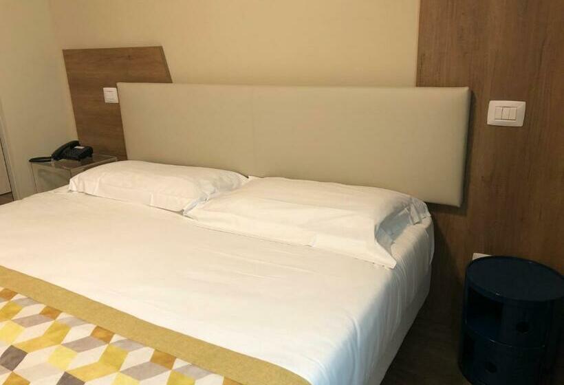 اتاق عادی, Ark