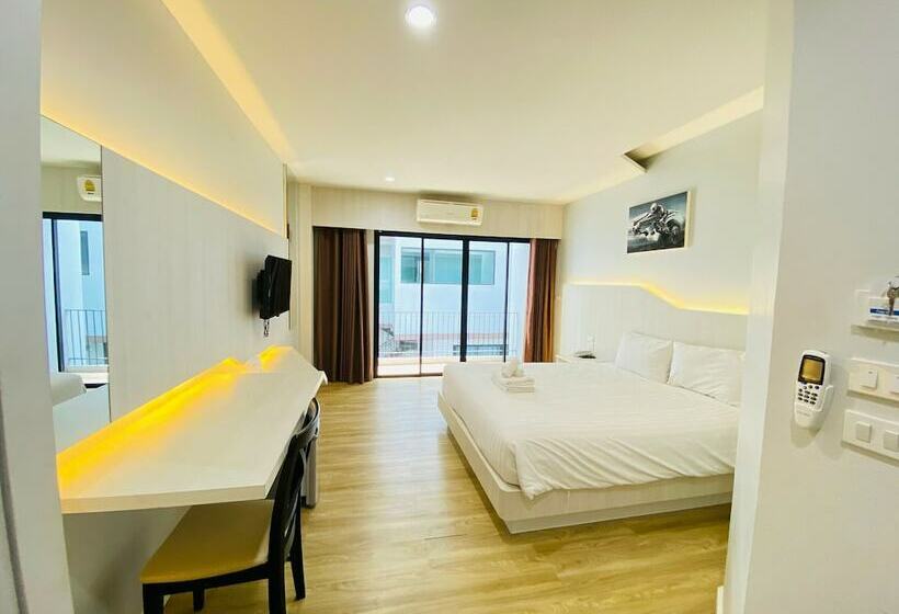 Номер Стандарт Вид на Бассейн, Luxsna Residence