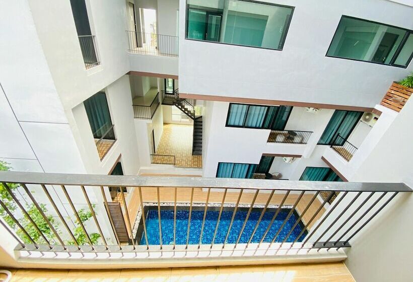 Номер Стандарт Вид на Бассейн, Luxsna Residence