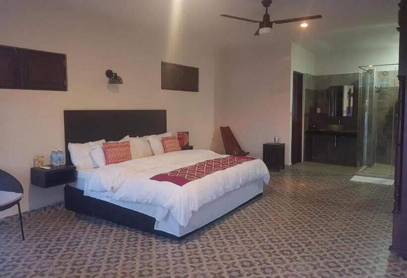 سوییت لوکس, Maculís