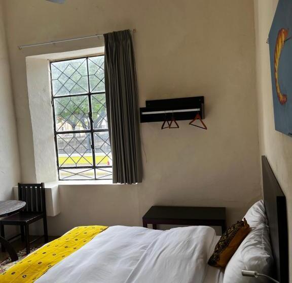 اتاق استاندارد, Maculís