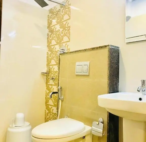 Chambre Executive, Regalia Inn &suites