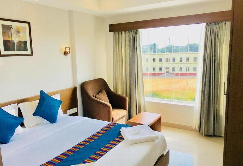 סוויטת קלאב, Regalia Inn &suites