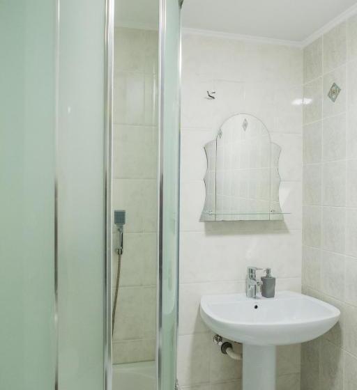 Standard Kolmen Hengen Huone, Sacvoyage