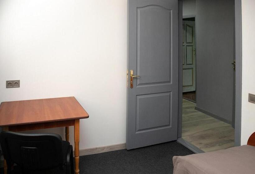 Standard Yhden Hengen Huone, Sacvoyage