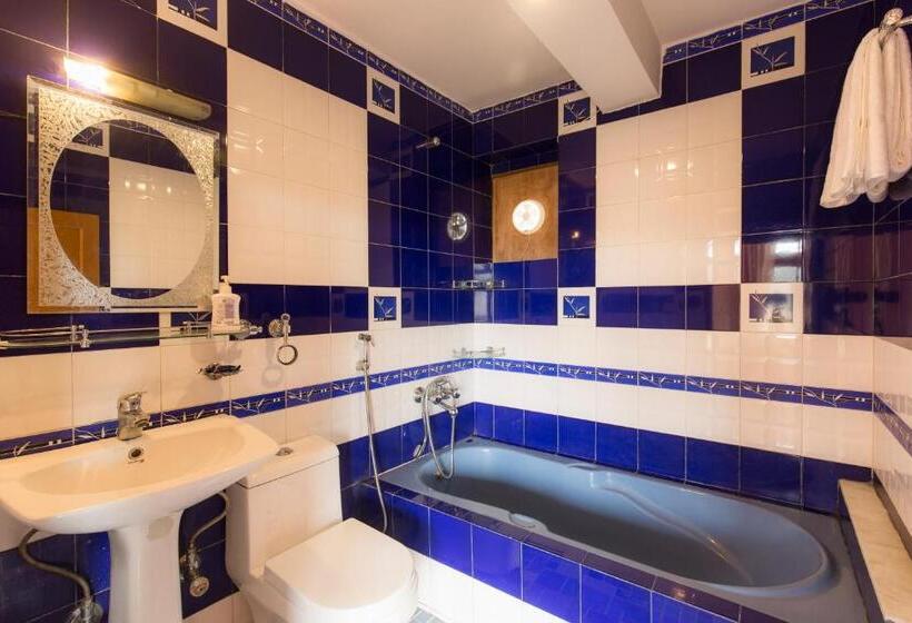 חדר דלוקס עם מרפסת, Zostel Pokhara