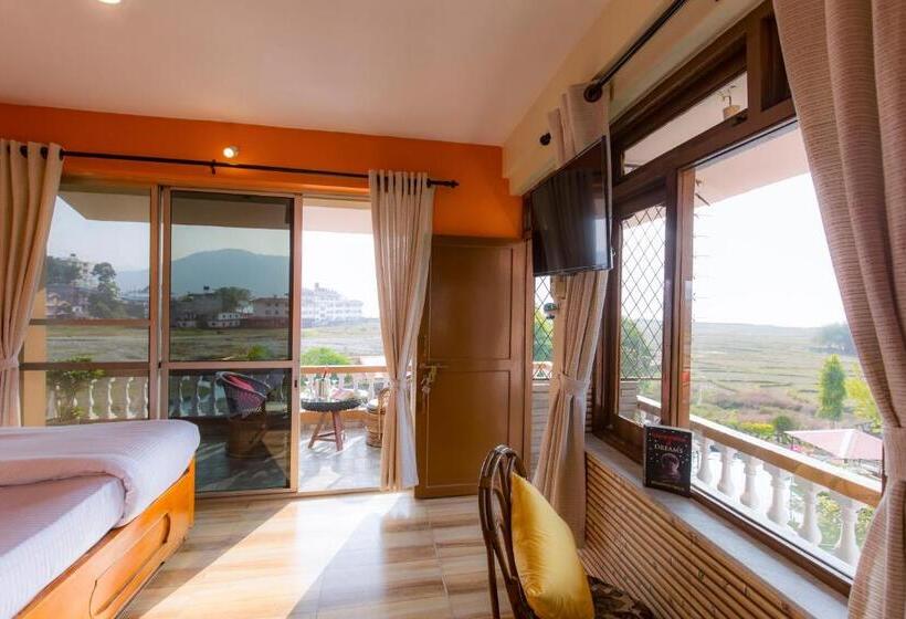 חדר דלוקס עם מרפסת, Zostel Pokhara