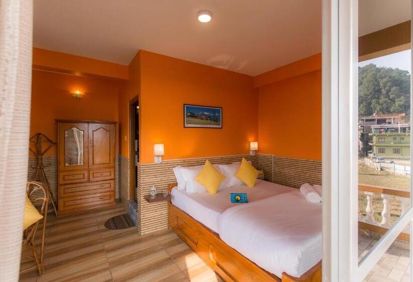 חדר דלוקס עם מרפסת, Zostel Pokhara