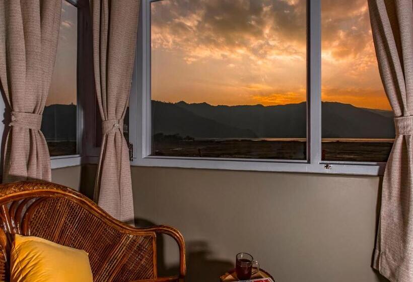 חדר סטנדרט נוף לאגם, Zostel Pokhara