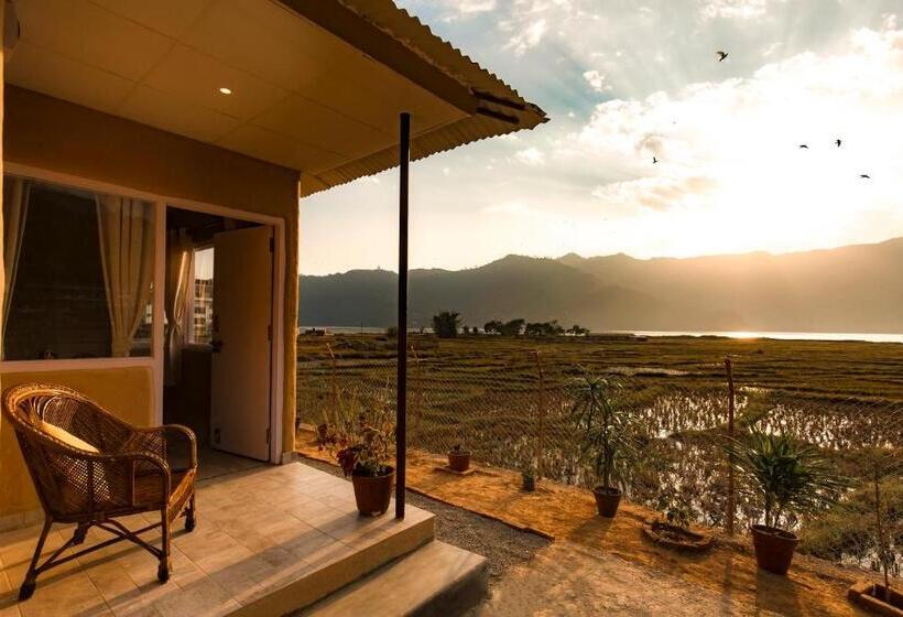 חדר סטנדרט נוף לאגם, Zostel Pokhara