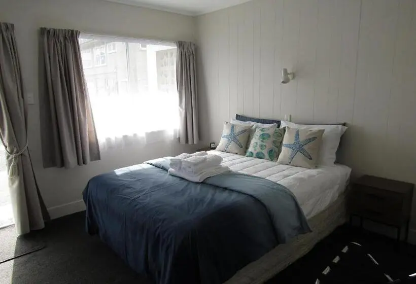 استودیوی استاندارد, Anchorage Motel