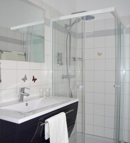 标准三人间, Pension Zum Strell