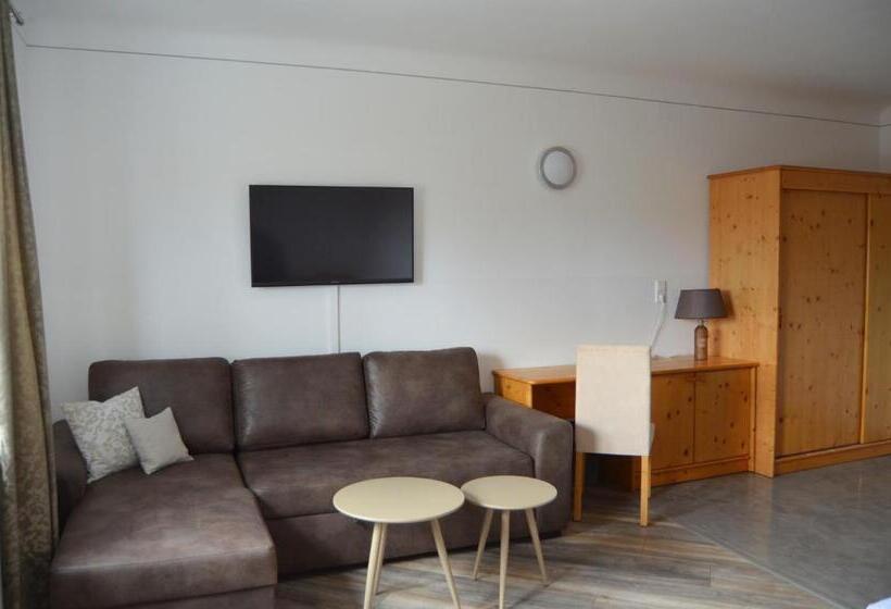 标准三人间, Pension Zum Strell