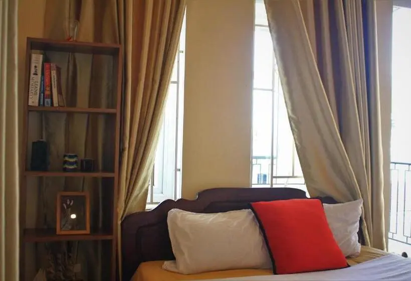 اتاق استاندارد با بالکن, The Hillside Homestay Hue