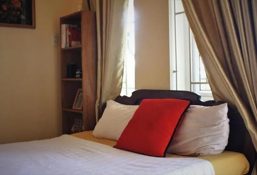 اتاق استاندارد با بالکن, The Hillside Homestay Hue