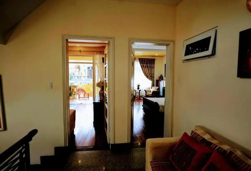 اتاق لوکس سه تخته, The Hillside Homestay Hue