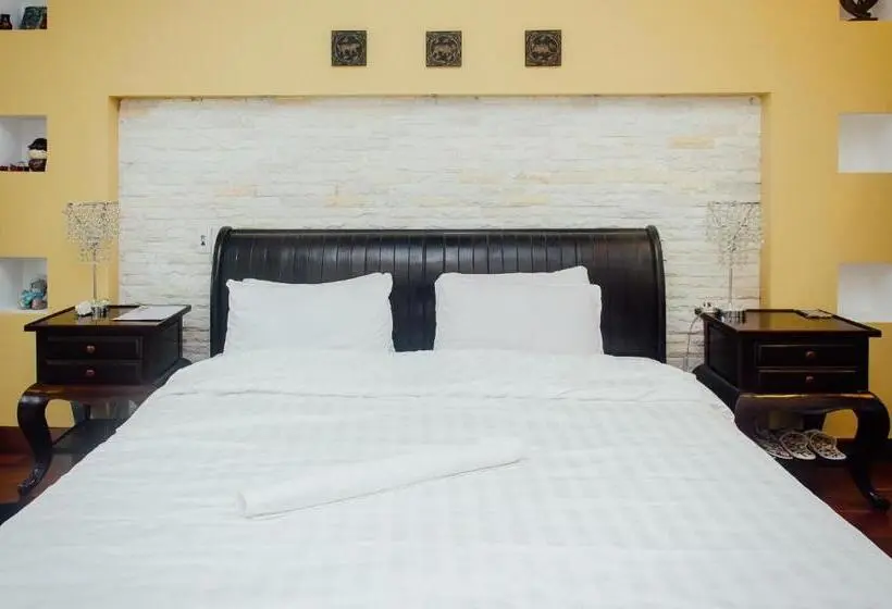 اتاق لوکس سه تخته, The Hillside Homestay Hue