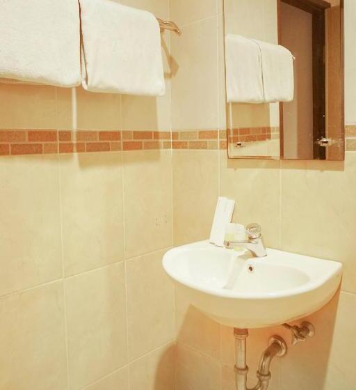 اتاق لوکس, Capital O 142 Hotel Al Furqon Syariah
