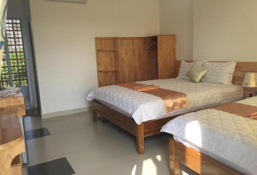 Standaard Driepersoonskamer met Balkon, May Bungalow