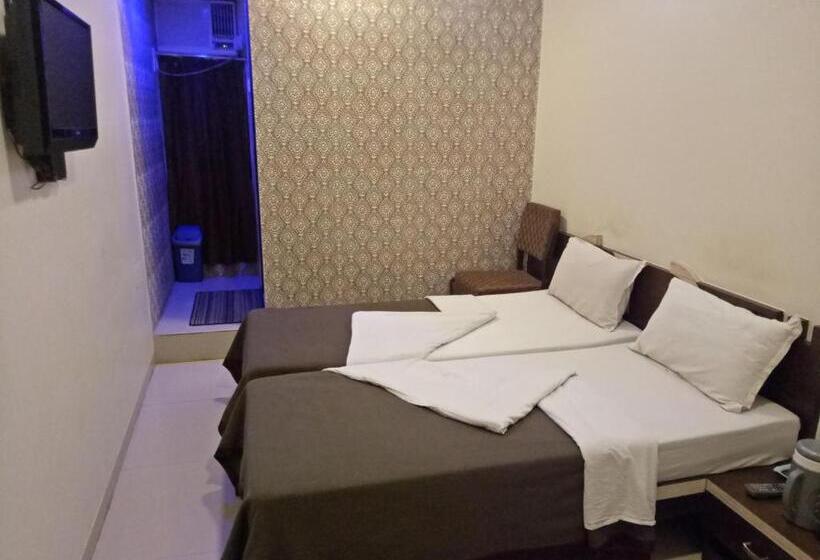 Standard-huone, Navi Mumbai