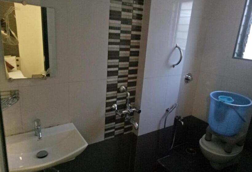 Standard Kolmen Hengen Huone, Navi Mumbai