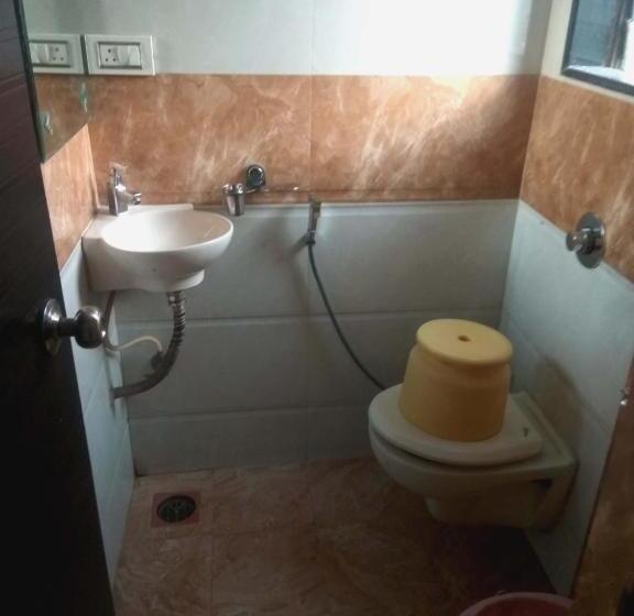 Deluxe Yhden Hengen Huone, Navi Mumbai