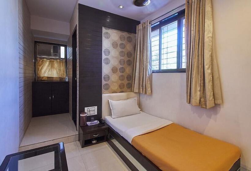 Deluxe Yhden Hengen Huone, Navi Mumbai