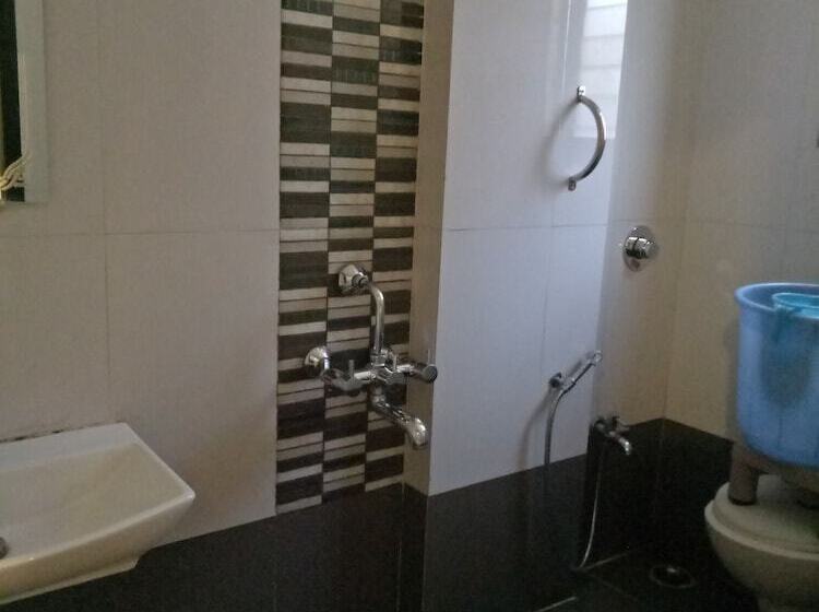 Standard Kolmen Hengen Huone, Navi Mumbai