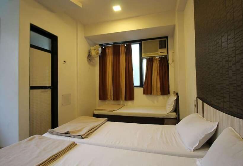 Standard Kolmen Hengen Huone, Navi Mumbai