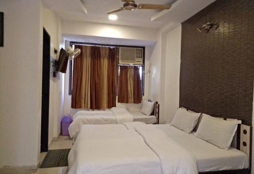 Standard Kolmen Hengen Huone, Navi Mumbai