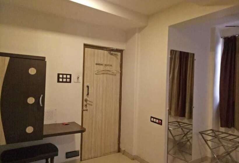 Standard Kolmen Hengen Huone, Navi Mumbai